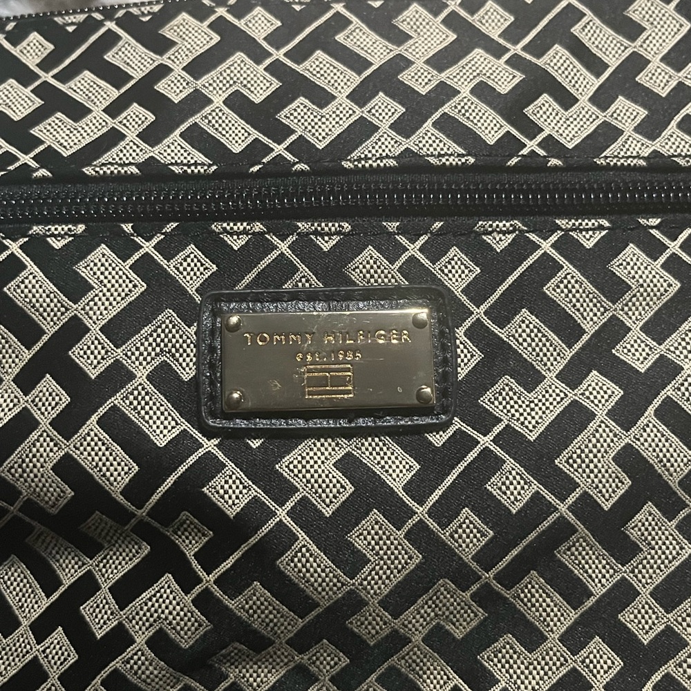 TOMMY HILFIGER FRAME PURSE - Picture 3 of 4